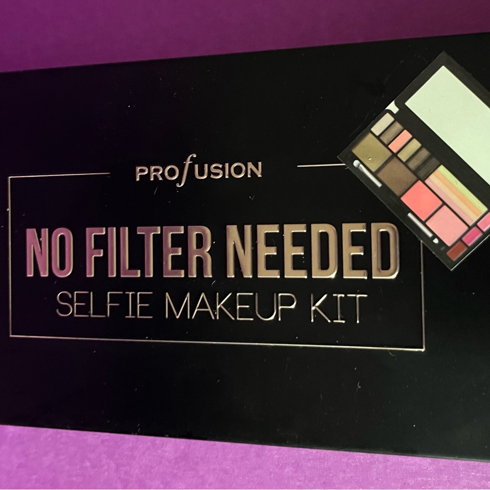 Profusion Cosmetics No Filter Needed Eyeshadow Palette -